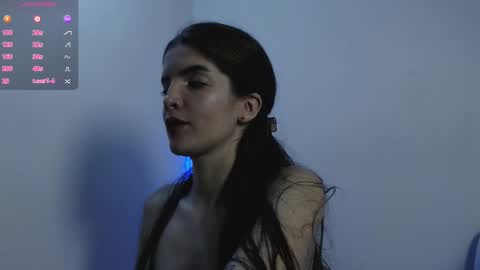 Snapshot of alahia_sky chatting on 10-18-25, 02:07 online show from 10-18-25, 02:07