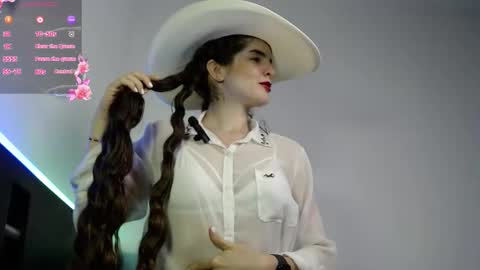 Snapshot of alahia_sky chatting on 11-15-25, 12:13 online show from 11-15-25, 12:13