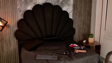 alahyapalmer_ online show from 10-29-25, 04:15