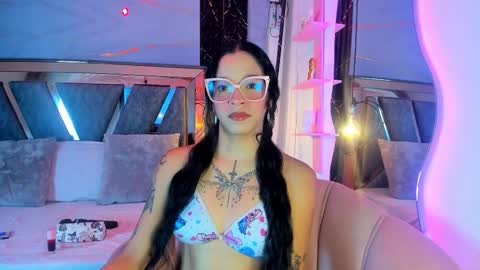 alahyapalmer_ online show from 11-08-25, 09:53