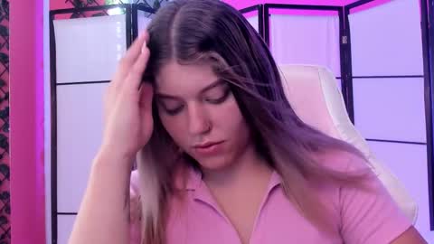 Snapshot of alaia_greyy chatting on 02-27-26, 03:45 Alaia online show from 02-27-26, 03:45