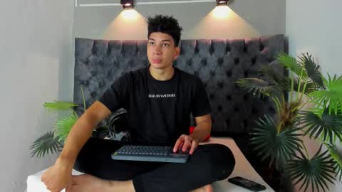 Alan online show from 11-21-25, 01:54