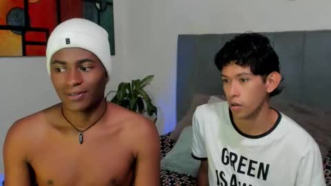 Alan and Criss - WE JUST FRIENDS WITH BENEFITS BOTH VERS online show from 10-22-25, 01:39