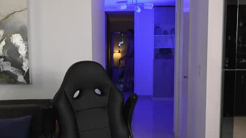 Alan Vidal online show from 11-18-25, 03:34