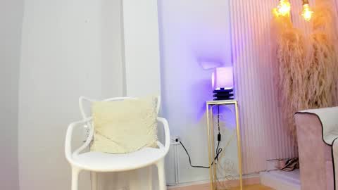 Snapshot of alana__rossetti chatting on 02-09-26, 12:20 Alana online show from 02-09-26, 12:20