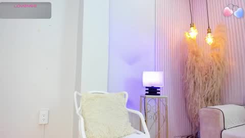 Snapshot of alana__rossetti chatting on 02-19-26, 12:01 Alana online show from 02-19-26, 12:01