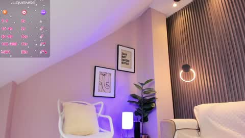 Snapshot of alana__rossetti chatting on 04-04-26, 12:46 Alana online show from 04-04-26, 12:46