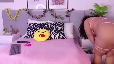Alanaa  online show from 09-16-25, 11:55