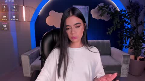 Snapshot of alanacraft chatting on 02-08-25, 02:26 Alana online show from 02-08-25, 02:26