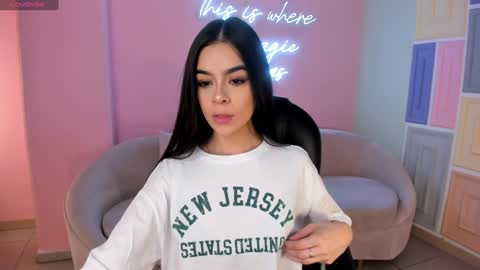 Snapshot of alanacraft chatting on 02-09-25, 02:49 Alana online show from 02-09-25, 02:49