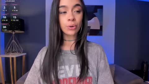 Snapshot of alanacraft chatting on 03-04-25, 03:00 Alana online show from 03-04-25, 03:00