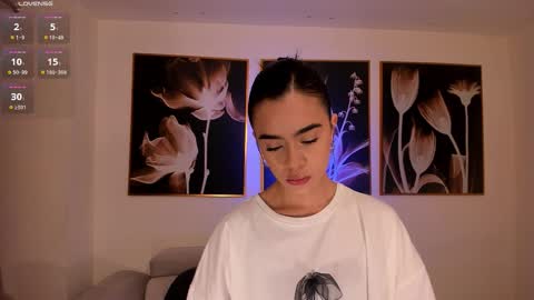 Snapshot of alanacraft chatting on 10-05-25, 12:03 Alana online show from 10-05-25, 12:03