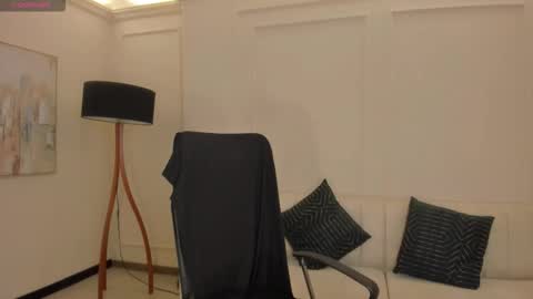 Snapshot of alanacraft chatting on 10-15-25, 12:05 Alana online show from 10-15-25, 12:05