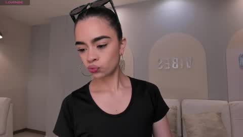 Snapshot of alanacraft chatting on 11-01-25, 12:40 Alana online show from 11-01-25, 12:40