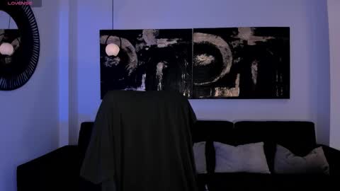 Snapshot of alanacraft chatting on 11-17-25, 11:49 Alana online show from 11-17-25, 11:49