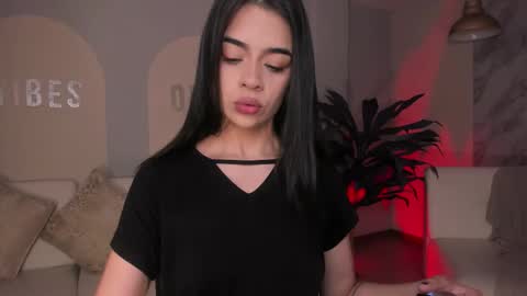 Snapshot of alanacraft chatting on 11-18-25, 11:58 Alana online show from 11-18-25, 11:58