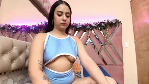 Snapshot of alanaflores chatting on 12-15-24, 07:10 Alana Flores online show from 12-15-24, 07:10