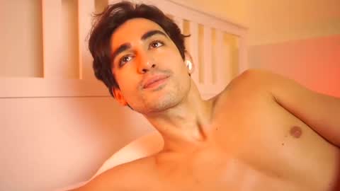 idenavarre online show from 12-29-24, 01:24