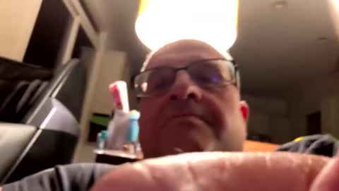 Snapshot of alankrieski1174 chatting on 10-27-25, 01:42 alankrieski1174 online show from 10-27-25, 01:42