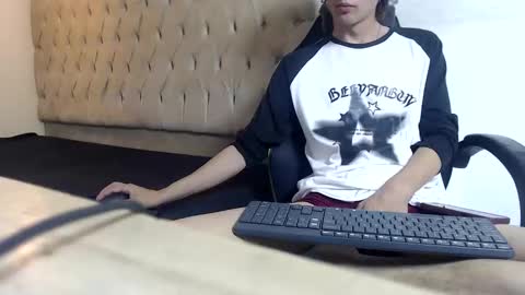 Snapshot of alantrickz365 chatting on 11-17-25, 02:06 alantrickz365 online show from 11-17-25, 02:06