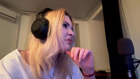 Sofia online show from 11-23-25, 05:02