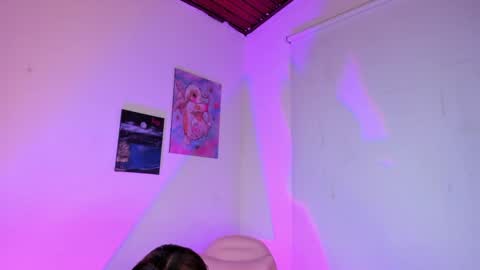 Snapshot of ale_alejandra chatting on 04-14-26, 02:12 Alejandra online show from 04-14-26, 02:12