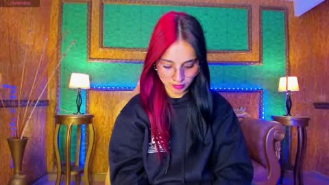 Snapshot of ale_sweety_ chatting on 12-15-25, 12:31 Aleja Online GTM-5 700 1400 online show from 12-15-25, 12:31