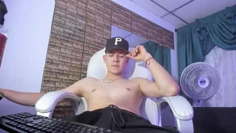 Aleck Boy online show from 11-06-25, 07:37