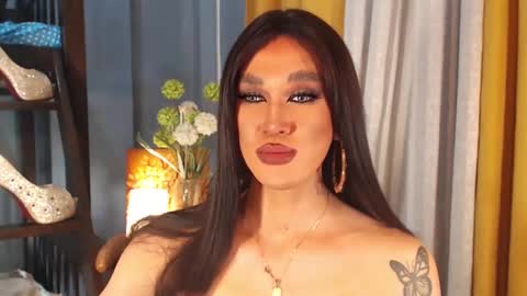 Snapshot of aleinacroft chatting on 03-05-25, 06:44 aleinacroft online show from 03-05-25, 06:44