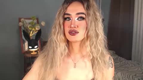 Snapshot of aleinacroft chatting on 10-05-25, 01:37 aleinacroft online show from 10-05-25, 01:37