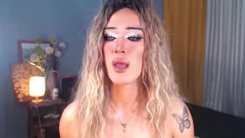 Snapshot of aleinacroft chatting on 11-18-25, 06:40 aleinacroft online show from 11-18-25, 06:40