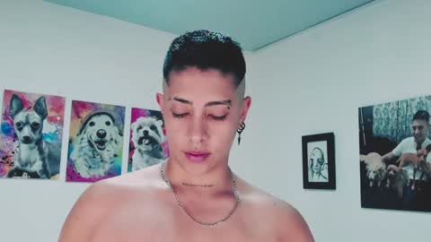 Snapshot of aleja1214 chatting on 12-20-24, 05:04 Alejandra online show from 12-20-24, 05:04