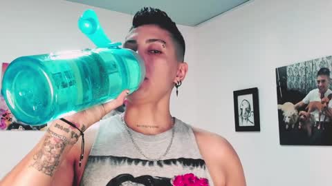 Snapshot of aleja1214 chatting on 01-02-25, 09:39 Alejandra online show from 01-02-25, 09:39