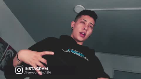 Snapshot of aleja1214 chatting on 01-17-25, 04:17 Alejandra online show from 01-17-25, 04:17