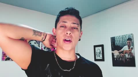 Snapshot of aleja1214 chatting on 02-08-25, 07:27 Alejandra online show from 02-08-25, 07:27