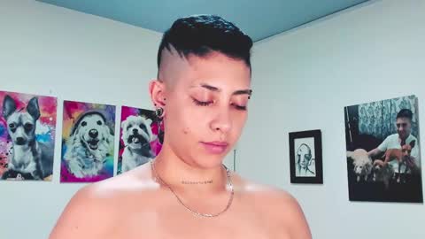 Snapshot of aleja1214 chatting on 02-15-25, 04:25 Alejandra online show from 02-15-25, 04:25