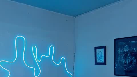 Snapshot of aleja1214 chatting on 10-28-25, 04:49 Alejandra online show from 10-28-25, 04:49