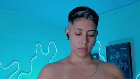 Snapshot of aleja1214 chatting on 02-25-26, 01:04 Alejandra online show from 02-25-26, 01:04