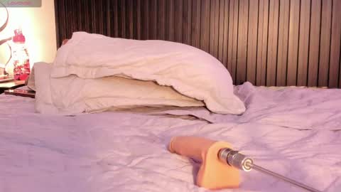 aleja__slav3 online show from 03-04-25, 09:18