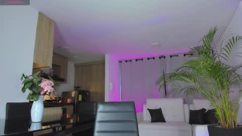 A L E J A N D R A online show from 10-19-25, 11:00