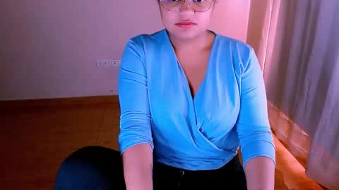 Alejandra  online show from 10-10-25, 06:18
