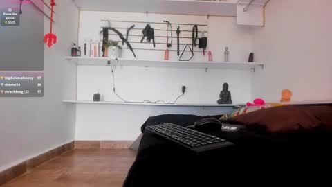 Alejandra online show from 02-26-25, 07:49