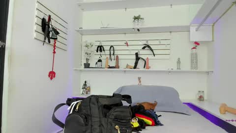 Alejandra online show from 11-05-25, 02:28