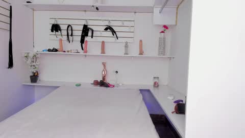 Alejandra online show from 11-08-25, 12:05