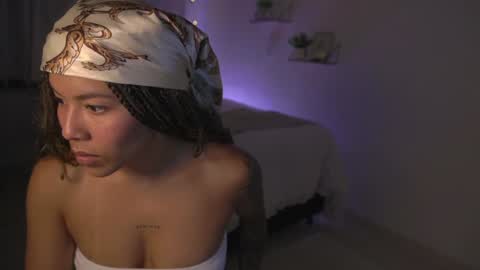 Snapshot of alejandra_kiss98 chatting on 01-13-25, 01:34 O.F alejandra h1998 stream 300 pm - 1100 pm online show from 01-13-25, 01:34