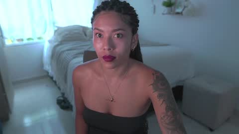 Snapshot of alejandra_kiss98 chatting on 01-16-25, 09:19 O.F alejandra h1998 stream 300 pm - 1100 pm online show from 01-16-25, 09:19