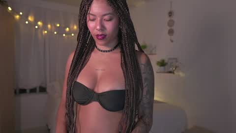 Snapshot of alejandra_kiss98 chatting on 01-18-25, 01:08 O.F alejandra h1998 stream 300 pm - 1100 pm online show from 01-18-25, 01:08