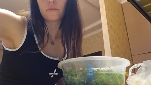 alejandradelaney online show from 12-06-24, 09:57