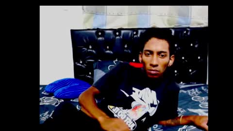 Snapshot of alejandrito_king chatting on 11-16-25, 06:30 alejandrito_king online show from 11-16-25, 06:30