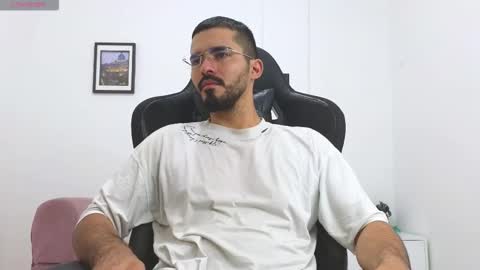 alejandroo_7 online show from 12-21-25, 07:43